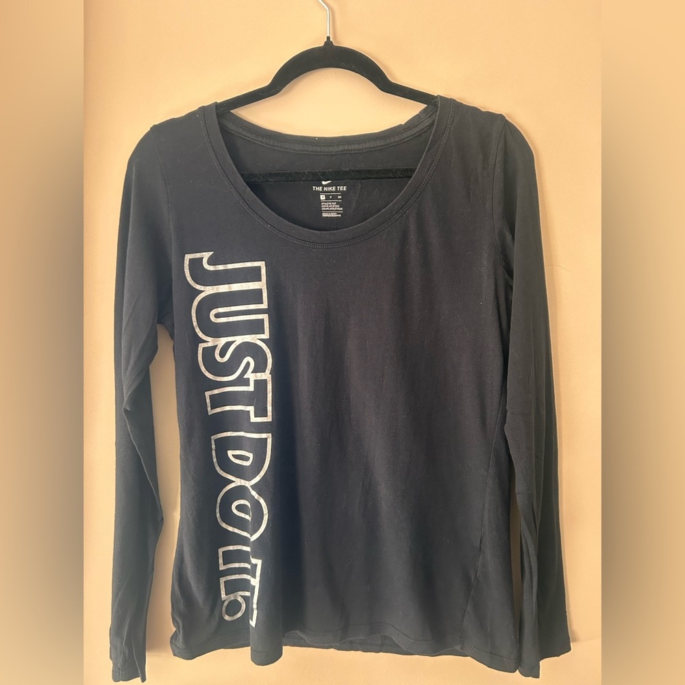 Nike Women's Black 'Just Do It' Long Sleeve Tee